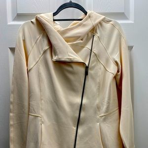 Cream lululemon hoodie like new